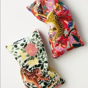 New🌟Anthropologie-Lil Sire Tigressa Velvet Eye Pillow-Pink